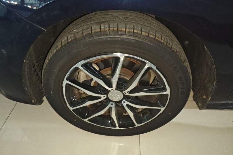 Used BYD Song MAX 2017 1.5T Automatic Smart Connect Luxury 7-Seater Left Front Wheel Hub