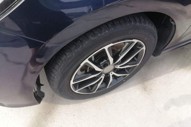 Used BYD Song MAX 2017 1.5T Automatic Smart Connect Elite 7-Seater Left Front Wheel Hub