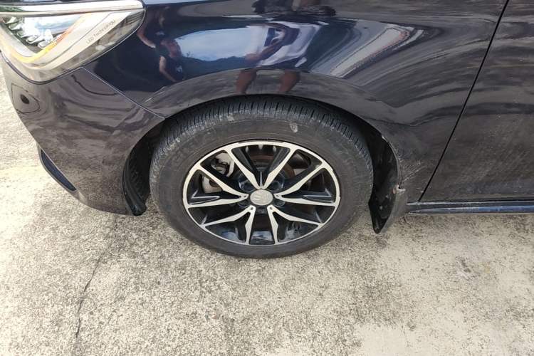 Used BYD Song MAX 2017 1.5T Automatic Smart Connect Elite 7-Seater Left Front Wheel Hub