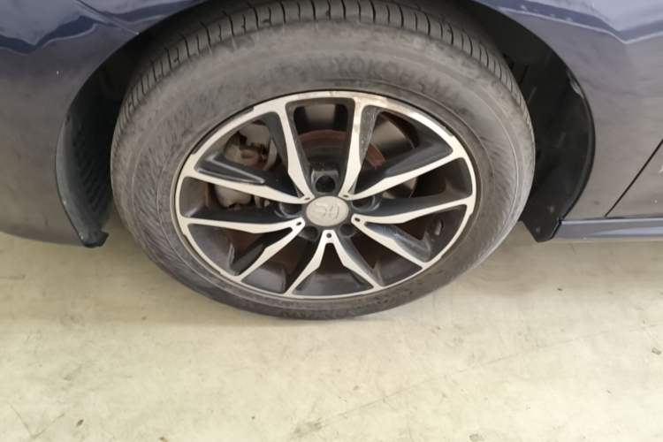 Used BYD Song MAX 2017 1.5T Automatic Smart Connect Elite 7-Seater Left Front Wheel Hub