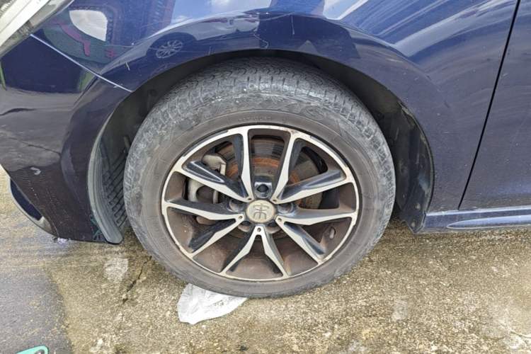 Used BYD Song MAX 2017 1.5T Automatic Smart Connect Elite 7-Seater Left Front Wheel Hub
