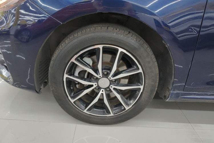 Used BYD Song MAX 2017 1.5T Automatic Smart Connect Elite 7-Seater Left Front Wheel Hub