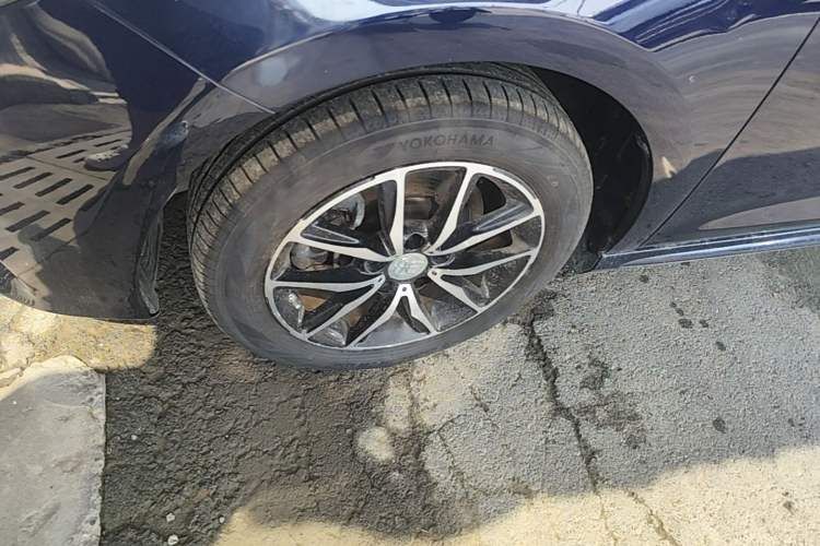Used BYD Song MAX 2017 1.5T Automatic Smart Connect Elite 7-Seater Left Front Wheel Hub