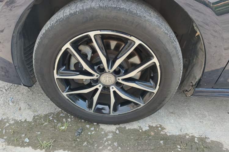 Used BYD Song MAX 2017 1.5T Manual Smart Connect Luxury 7-Seater Left Front Wheel Hub