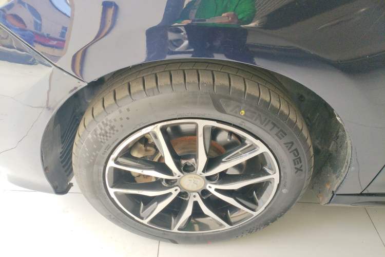 Used BYD Song MAX 2017 1.5T Automatic Smart Connect Luxury 7-Seater Left Front Wheel Hub