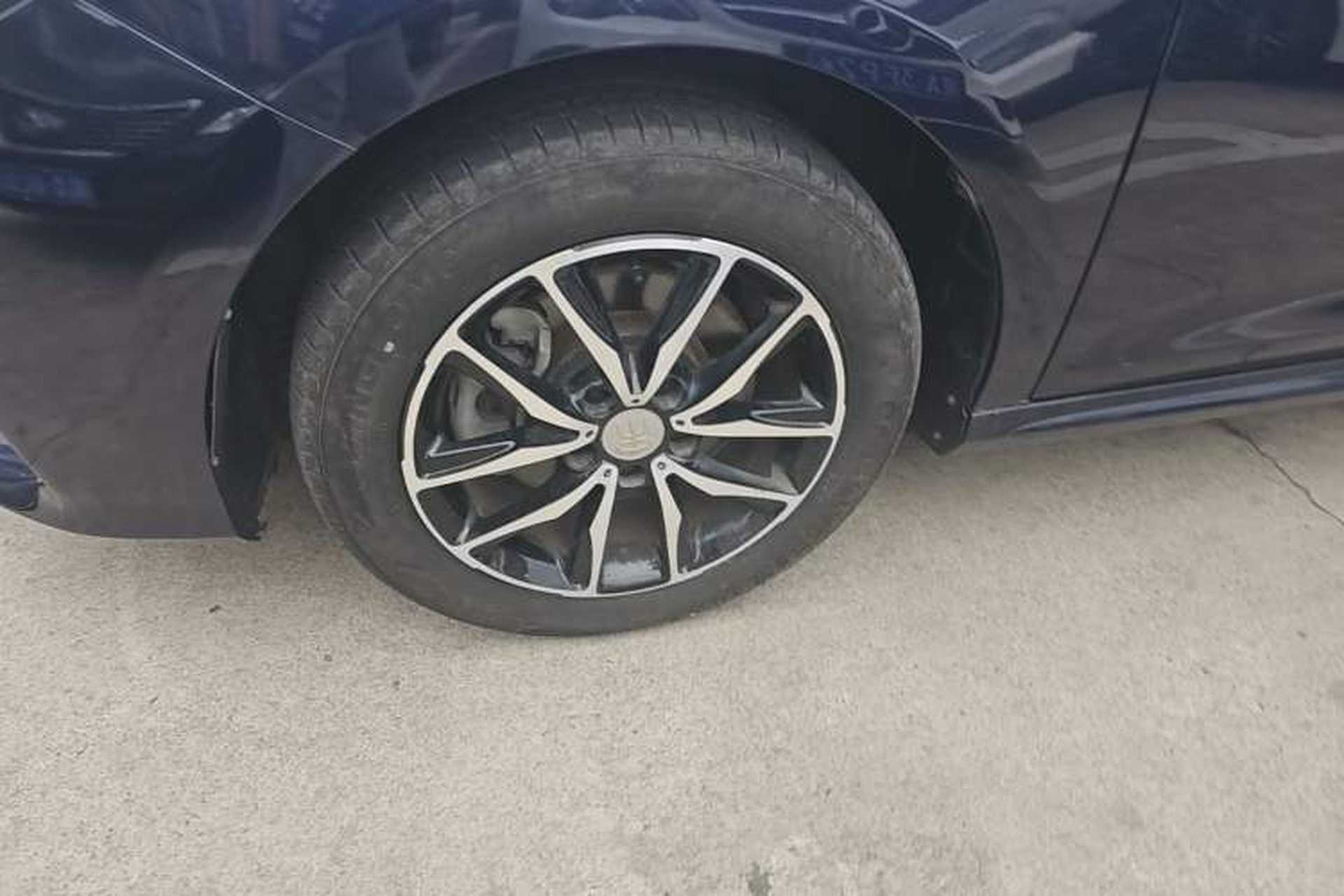 Used BYD Song MAX 2017 1.5T Automatic Smart Connect Prestige 7-Seater Left Front Wheel Hub