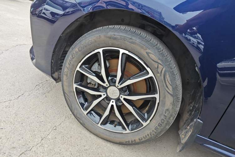 Used BYD Song MAX 2017 1.5T Manual Smart Connect Luxury 7-Seater Left Front Wheel Hub