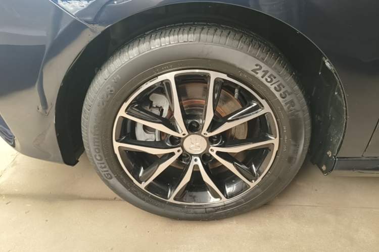 Used BYD Song MAX 2017 1.5T Automatic Smart Connect Elite 7-Seater Left Front Wheel Hub