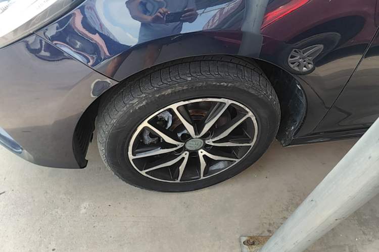 Used BYD Song MAX 2017 1.5T Automatic Smart Connect Luxury 7-Seater Left Front Wheel Hub