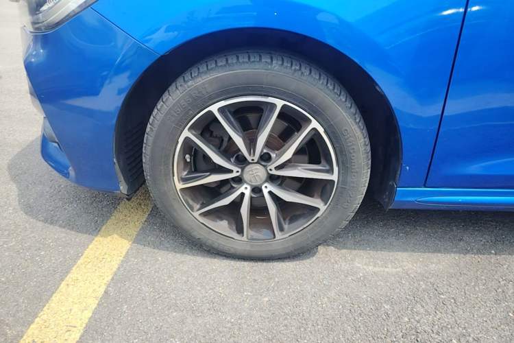 Used BYD Song MAX 2017 1.5T Automatic Smart Connect Elite 7-Seater Left Front Wheel Hub