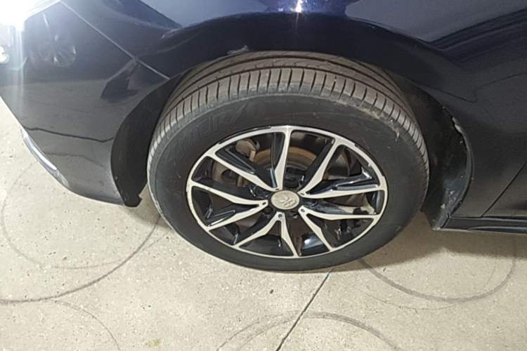 Used BYD Song MAX 2017 1.5T Automatic Smart Connect Elite 7-Seater Left Front Wheel Hub