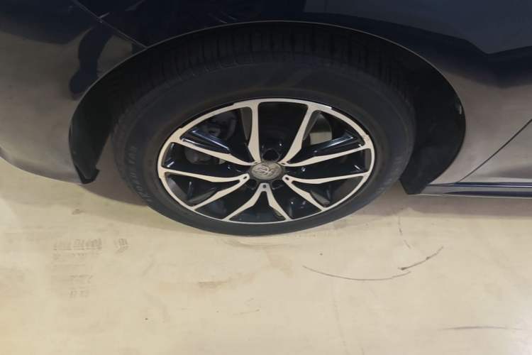 Used BYD Song MAX 2017 1.5T Automatic Smart Connect Elite 7-Seater Left Front Wheel Hub