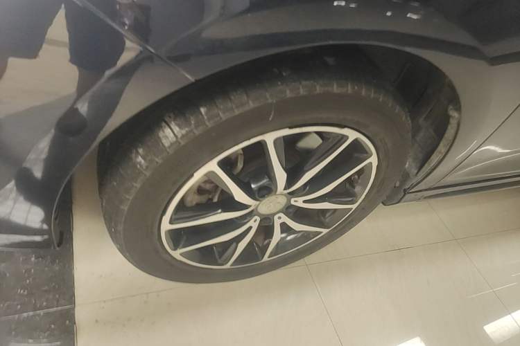 Used BYD Song MAX 2017 1.5T Automatic Smart Connect Elite 7-Seater Left Front Wheel Hub