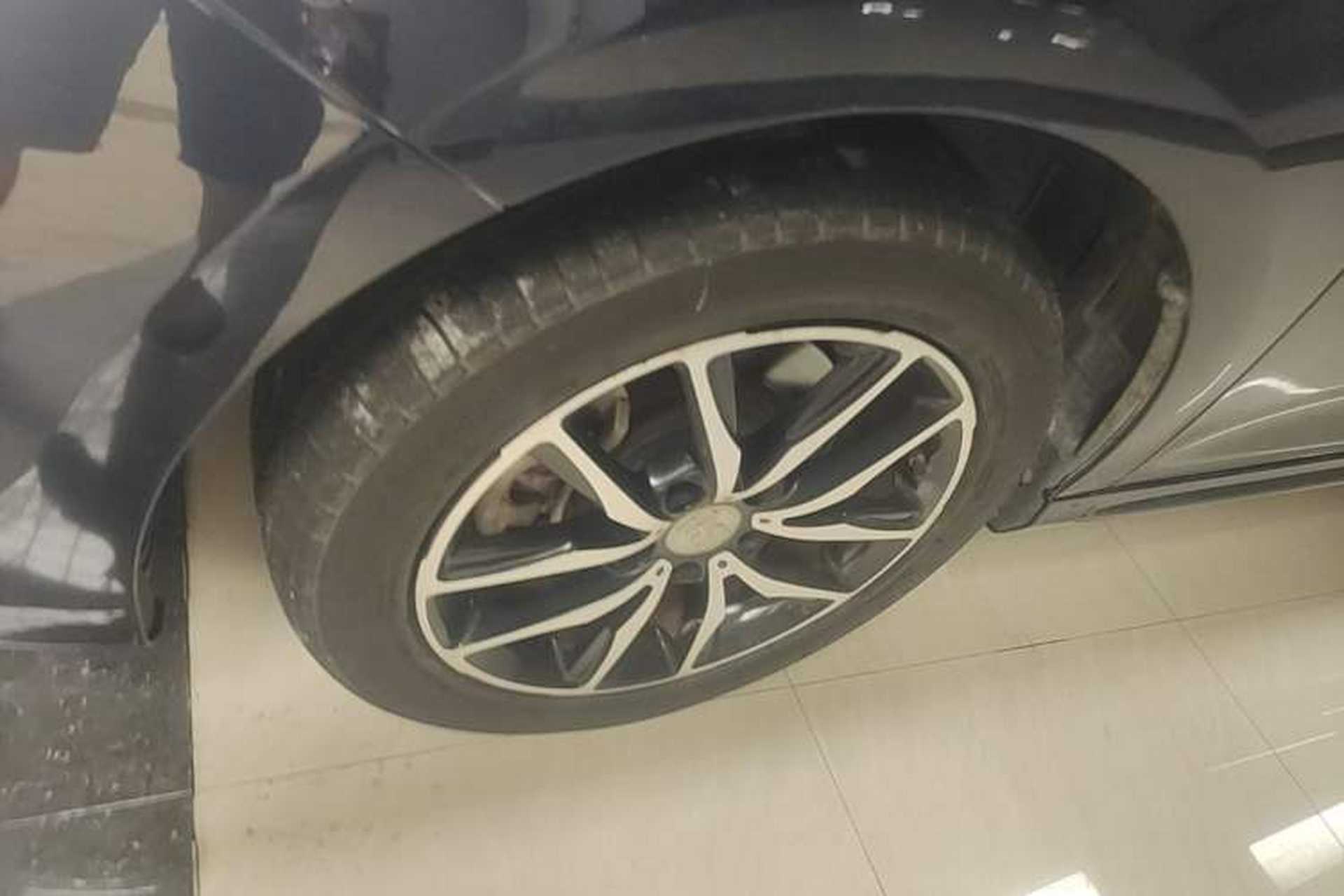 Used BYD Song MAX 2017 1.5T Automatic Smart Connect Elite 7-Seater Left Front Wheel Hub