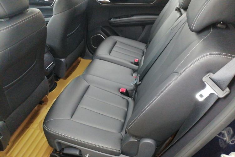 Used BYD Song MAX 2017 1.5T Automatic Smart Connect Luxury 7-Seater Left Rear Seat