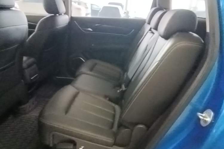 Used BYD Song MAX 2017 1.5T Automatic Smart Connect Elite 7-Seater Left Rear Seat