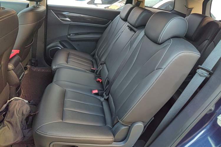 Used BYD Song MAX 2017 1.5T Automatic Smart Connect Prestige 7-Seater Left Rear Seat