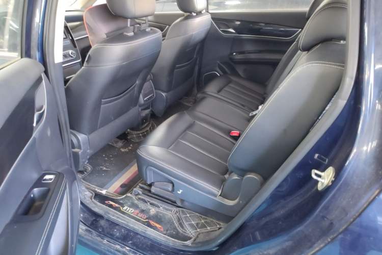 Used BYD Song MAX 2017 1.5T Manual Smart Connect Luxury 7-Seater Left Rear Seat
