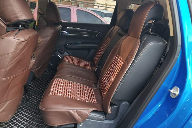 Used BYD Song MAX 2017 1.5T Automatic Smart Connect Prestige 7-Seater Left Rear Seat