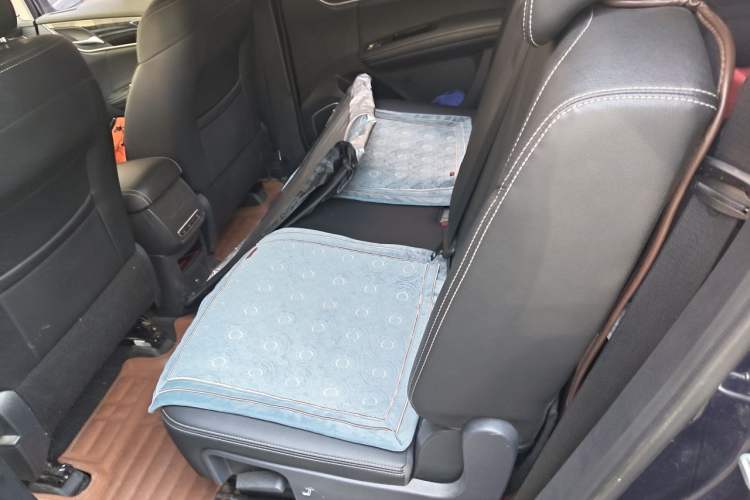 Used BYD Song MAX 2017 1.5T Automatic Smart Connect Elite 7-Seater Left Rear Seat