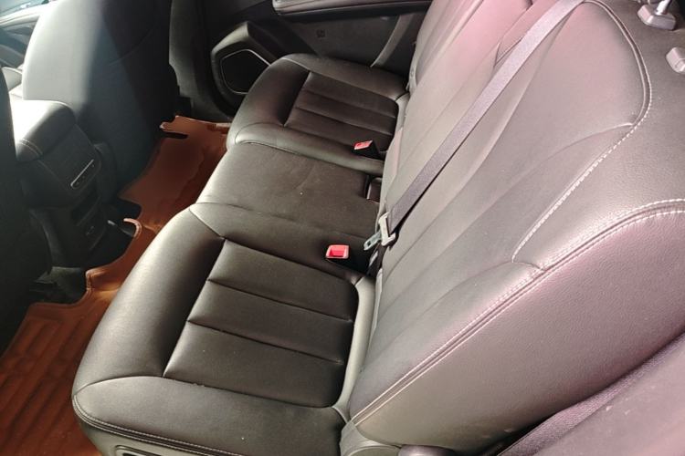Used BYD Song MAX 2017 1.5T Automatic Smart Connect Elite 7-Seater Left Rear Seat