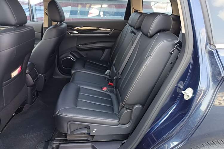 Used BYD Song MAX 2017 1.5T Automatic Smart Connect Elite 7-Seater Left Rear Seat