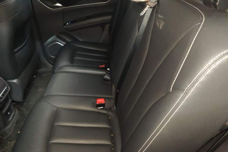 Used BYD Song MAX 2017 1.5T Automatic Smart Connect Elite 7-Seater Left Rear Seat