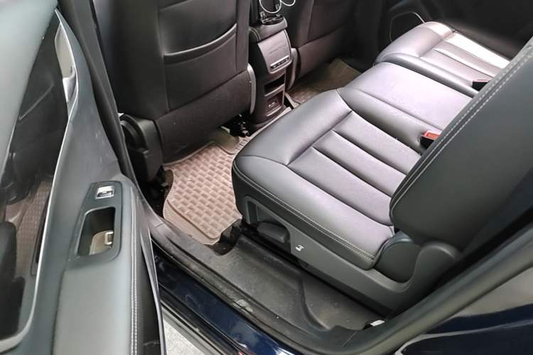 Used BYD Song MAX 2017 1.5T Automatic Smart Connect Elite 7-Seater Left Rear Seat