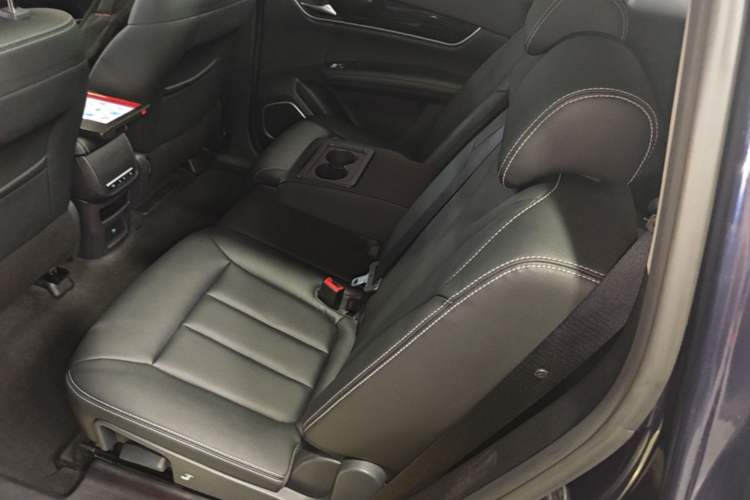 Used BYD Song MAX 2017 1.5T Automatic Smart Connect Elite 7-Seater Left Rear Seat