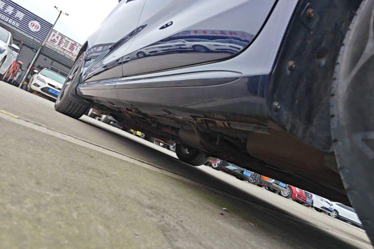 Used BYD Song MAX 2017 1.5T Manual Smart Connect Luxury 7-Seater Left Side Sill