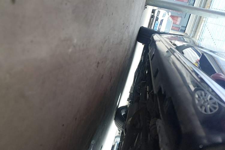 Used BYD Song MAX 2017 1.5T Automatic Smart Connect Luxury 7-Seater Left Side Sill