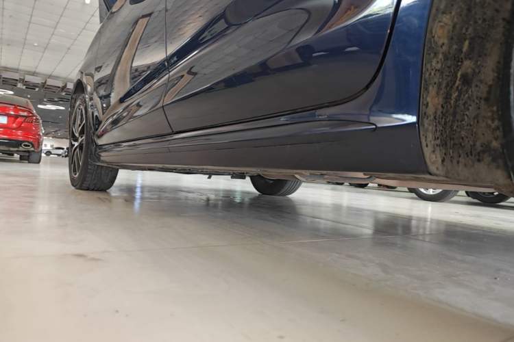 Used BYD Song MAX 2017 1.5T Automatic Smart Connect Luxury 7-Seater Left Side Sill