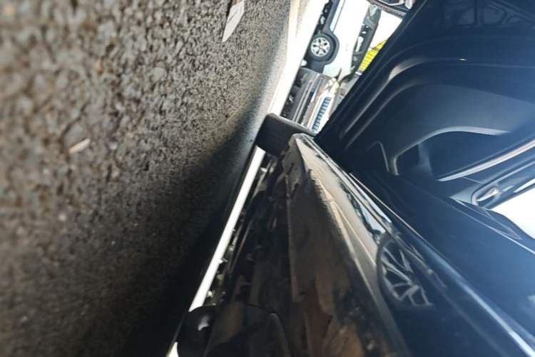 Used BYD Song MAX 2017 1.5T Manual Smart Connect Luxury 7-Seater Left Side Sill