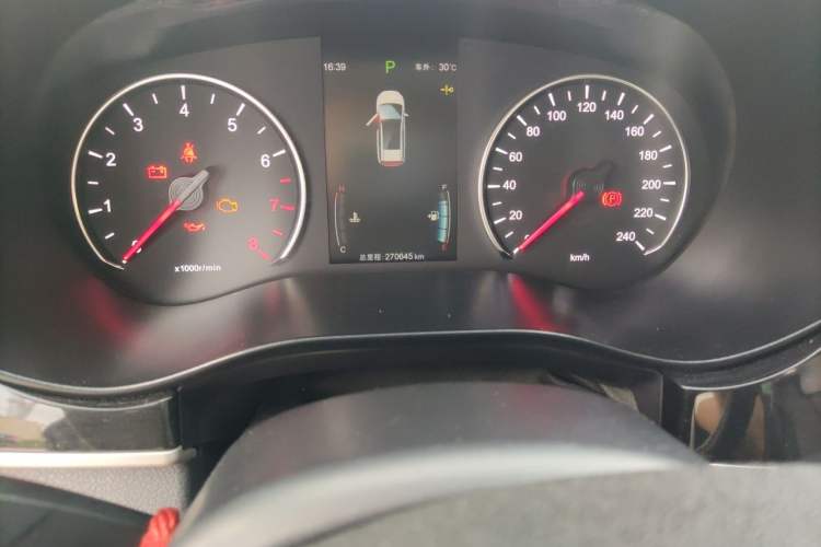 Used BYD Song MAX 2017 1.5T Automatic Smart Connect Elite 7-Seater Odometer Close Up