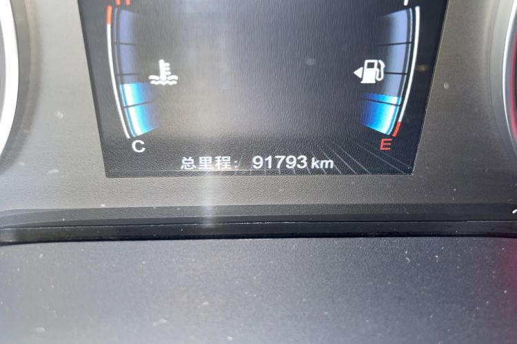 Used BYD Song MAX 2017 1.5T Manual Smart Connect Luxury 7-Seater Odometer Close Up