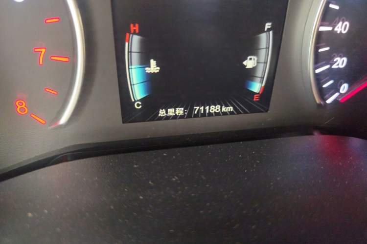 Used BYD Song MAX 2017 1.5T Automatic Smart Connect Prestige 7-Seater Odometer Close Up