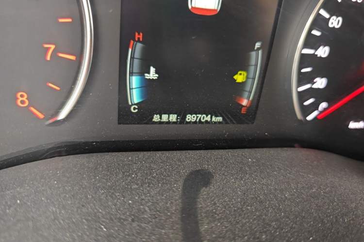 Used BYD Song MAX 2017 1.5T Automatic Smart Connect Elite 7-Seater Odometer Close Up