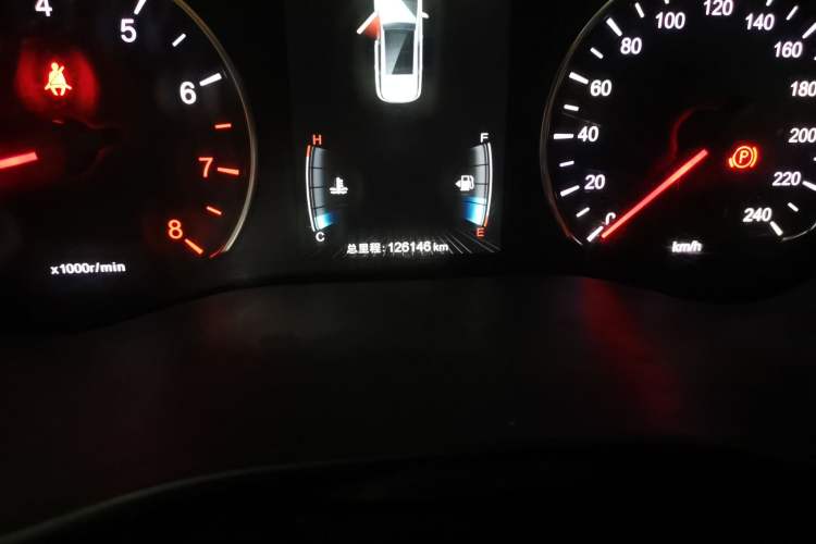 Used BYD Song MAX 2017 1.5T Automatic Smart Connect Elite 7-Seater Odometer Close Up