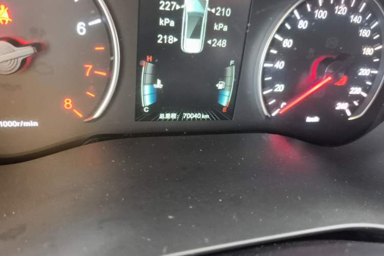 Used BYD Song MAX 2017 1.5T Automatic Smart Connect Elite 7-Seater Odometer Close Up