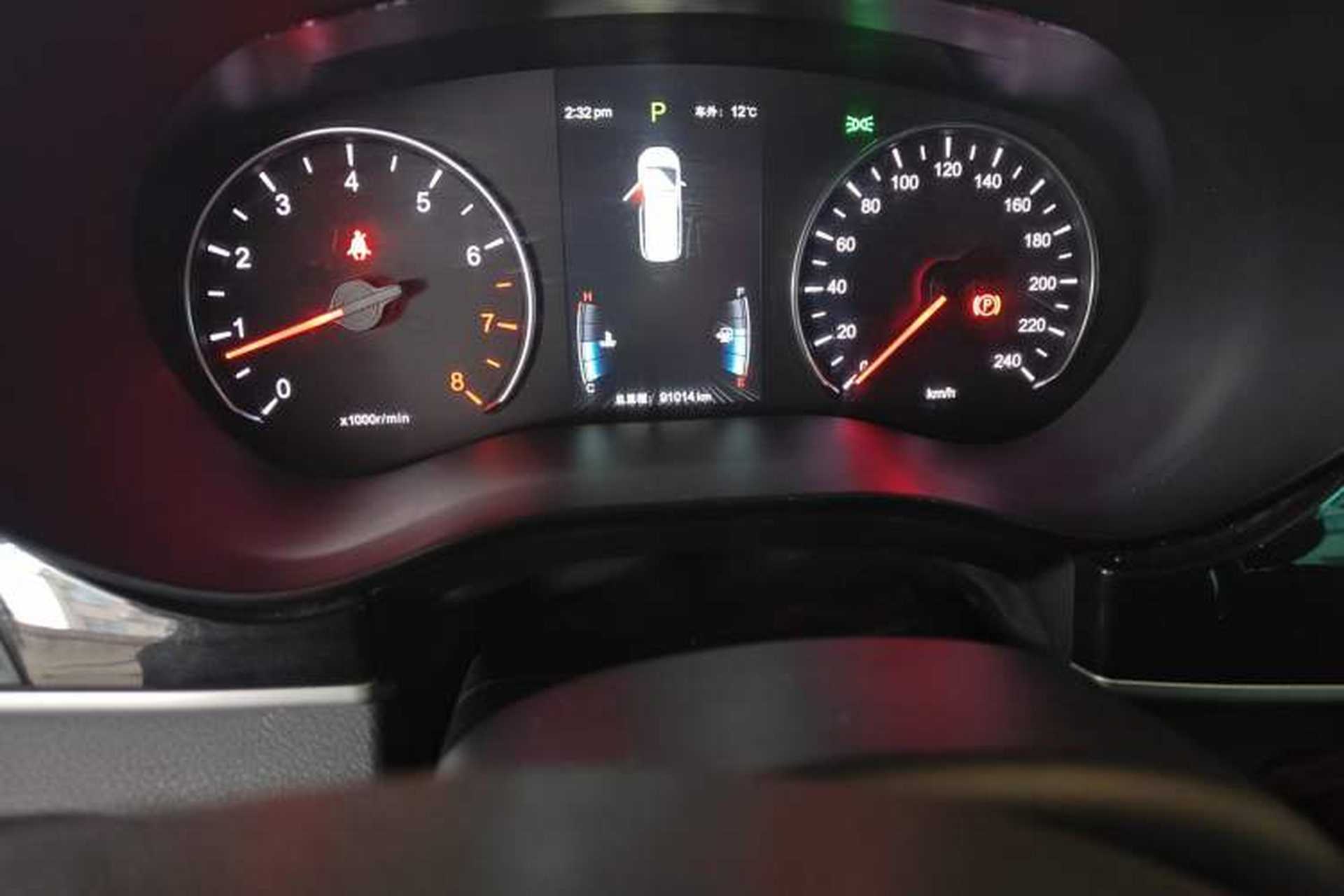 Used BYD Song MAX 2017 1.5T Automatic Smart Connect Luxury 7-Seater Odometer Close Up