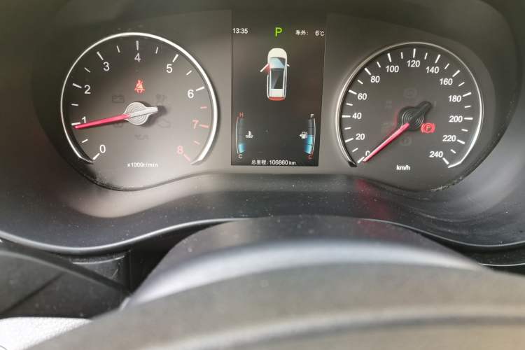 Used BYD Song MAX 2017 1.5T Automatic Smart Connect Prestige 7-Seater Odometer Close Up