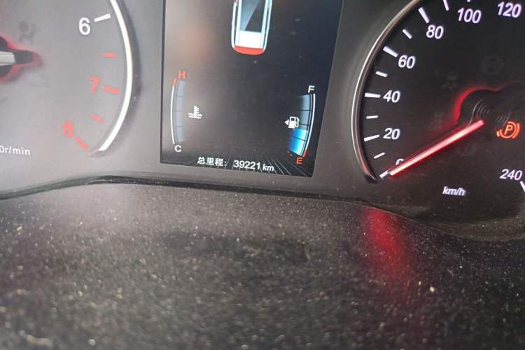 Used BYD Song MAX 2017 1.5T Automatic Smart Connect Elite 7-Seater Odometer Close Up