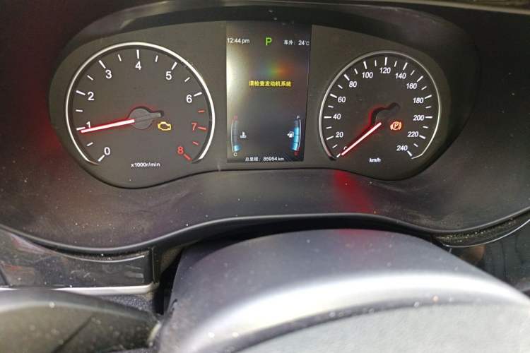 Used BYD Song MAX 2017 1.5T Automatic Smart Connect Elite 7-Seater Odometer Close Up