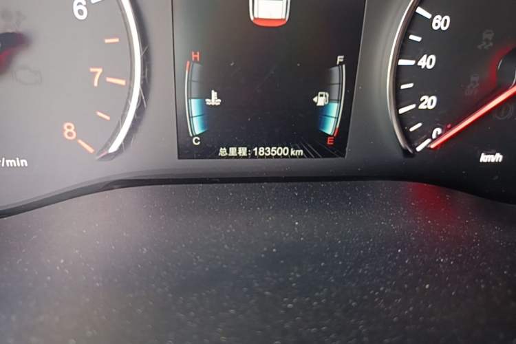 Used BYD Song MAX 2017 1.5T Automatic Smart Connect Elite 7-Seater Odometer Close Up