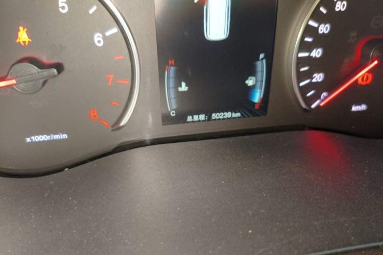 Used BYD Song MAX 2017 1.5T Manual Smart Connect Luxury 7-Seater Odometer Close Up
