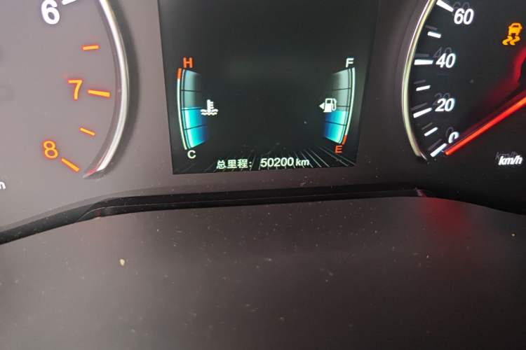 Used BYD Song MAX 2017 1.5T Automatic Smart Connect Elite 7-Seater Odometer Close Up