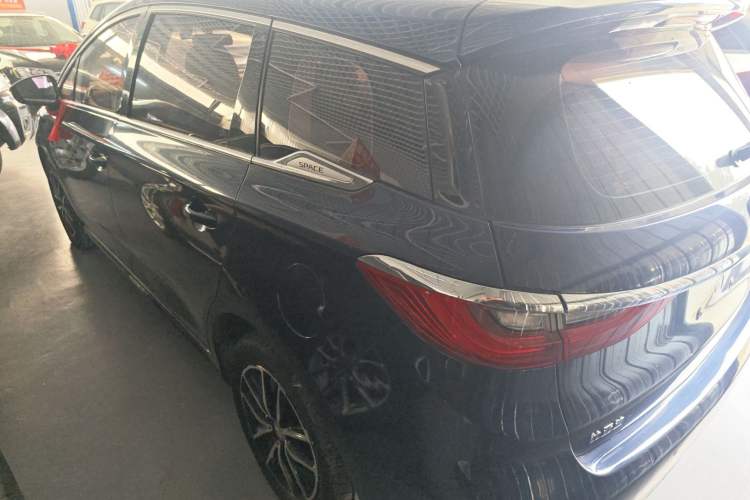 Used BYD Song MAX 2017 1.5T Manual Smart Connect Luxury 7-Seater Rear Left 45 Deg