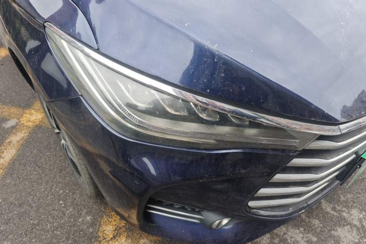Used BYD Song MAX 2017 1.5T Automatic Comfort Model 7 Seats Right Front Headlight