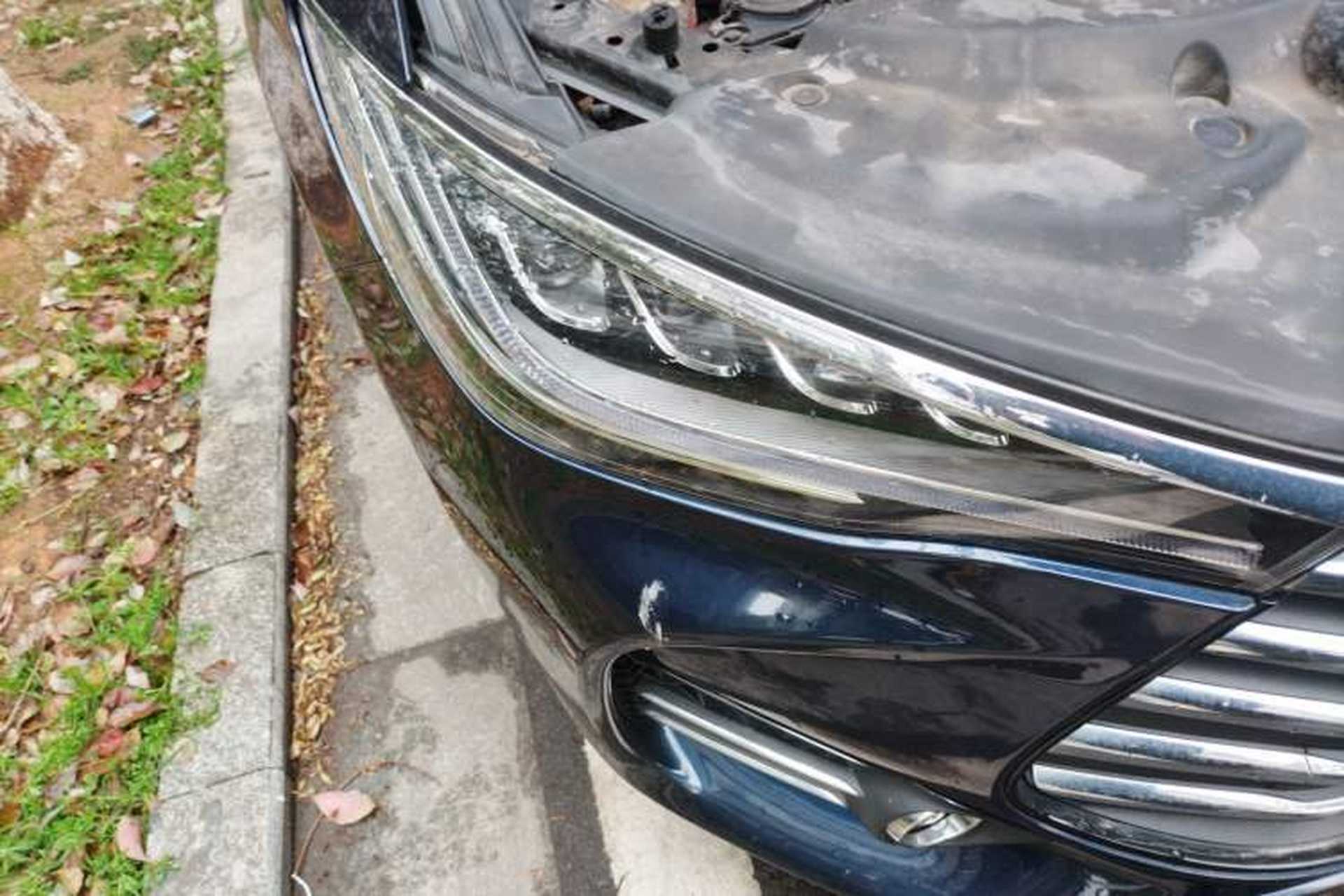 Used BYD Song MAX 2017 1.5T Manual Smart Connect Luxury 7-Seater Right Front Headlight