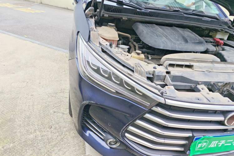 Used BYD Song MAX 2017 1.5T Automatic Smart Connect Elite 7-Seater Right Front Headlight